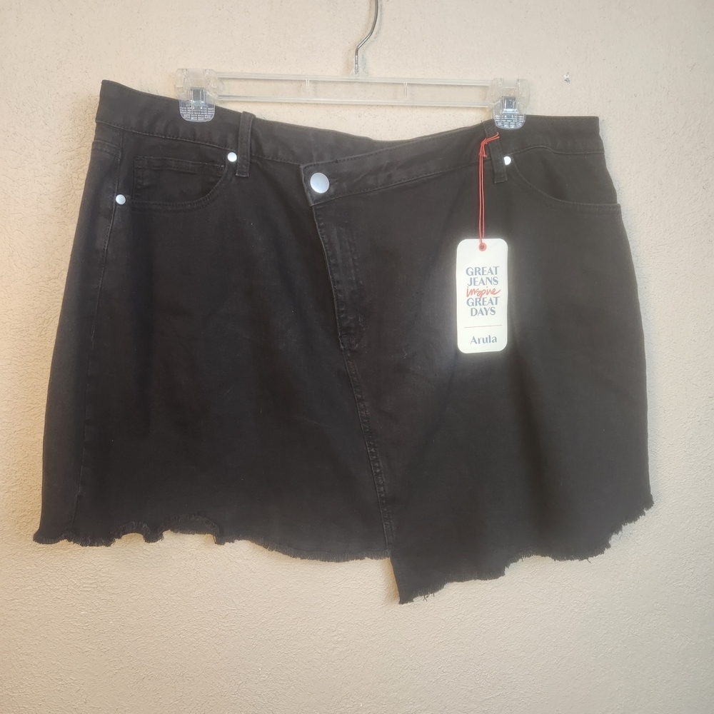 ARULA Black Denim Asymmetrical Hem Mini Skirt 18/20 NWT (6056)